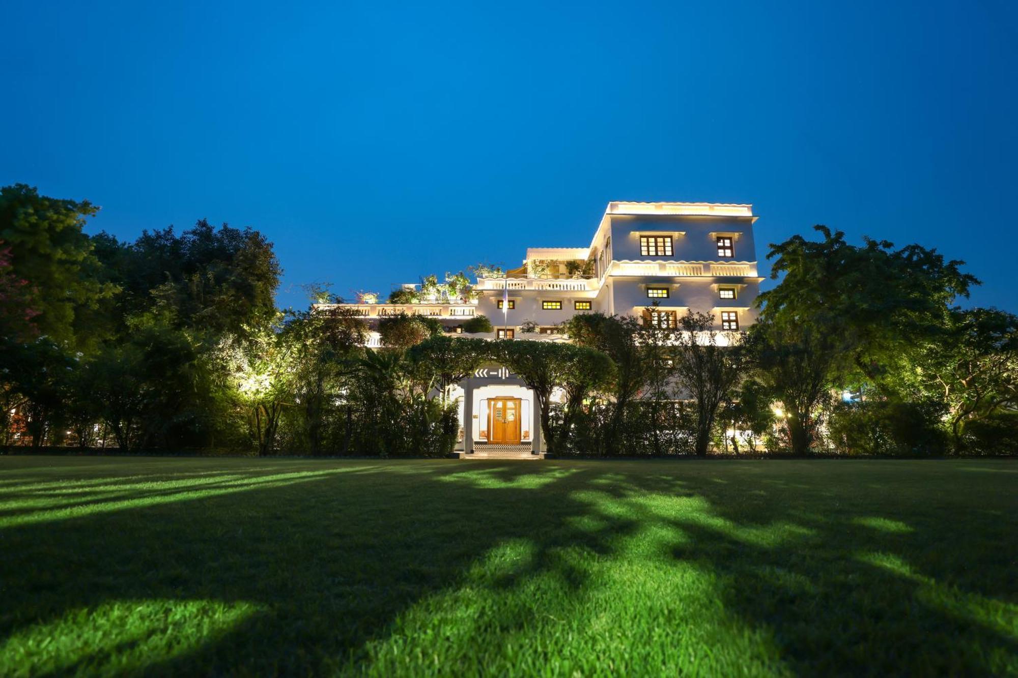 Saraca Hotel Lucknow Exterior photo